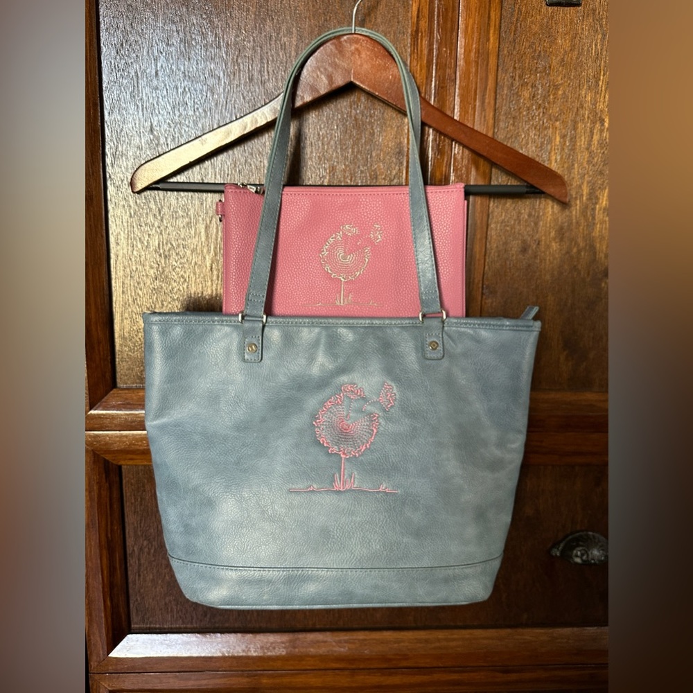 Jewell by Thirty One Shoulder bag with pouch bundle